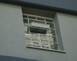 Μεταλλικό παράθυρο για 4 υαλότουβλα 19x19cm, εξωτ. διάστασης 41,7x43,5cm